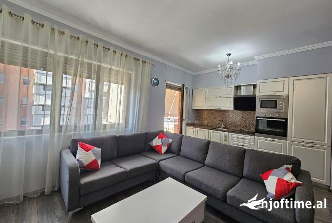 Shtepi me qera 3+1 ne Tirane - 1,000 Euro