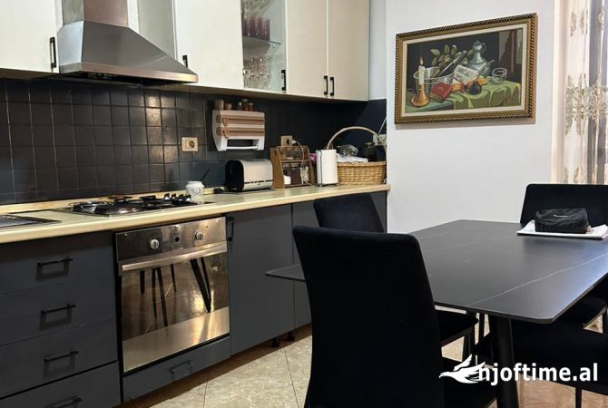 Shtepi me qera 2+1 ne Tirane - 700 Euro