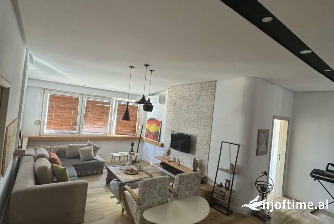 Shtepi me qera 2+1 ne Tirane - 800 Euro