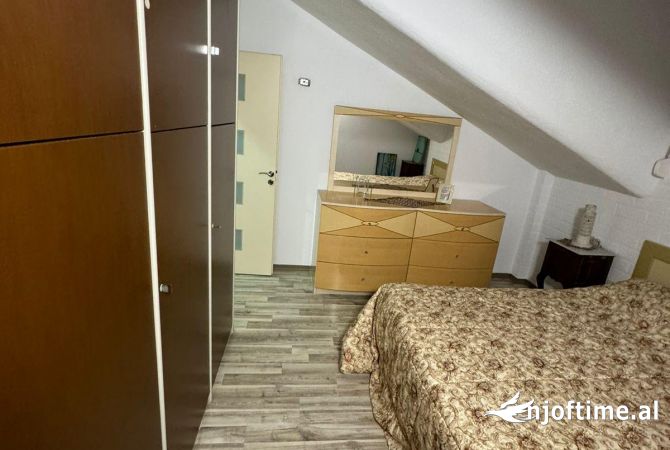 Shtepi me qera Apartament ne Tirane, 2+1, Mobilimi E mobiluar, Pagesa 800  Euro.