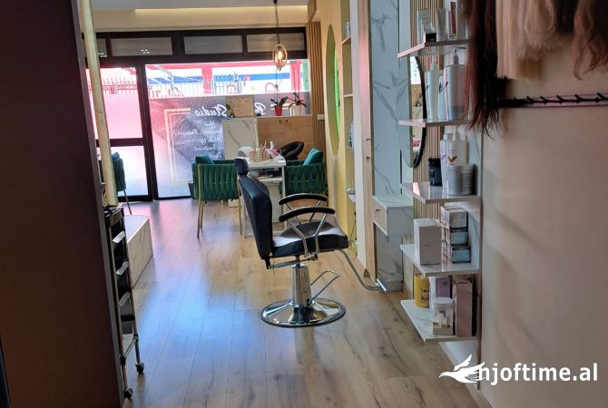 Ambient biznesi me qera 1+1 ne Tirane - 900 Euro