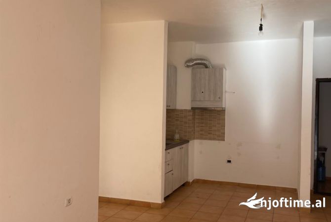 Shtepi me qera 2+1 ne Tirane - 350 Euro