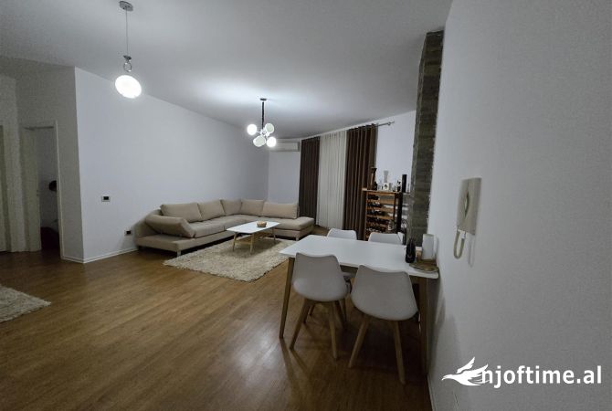 Shtepi me qera 1+1 ne Tirane - 650 Euro