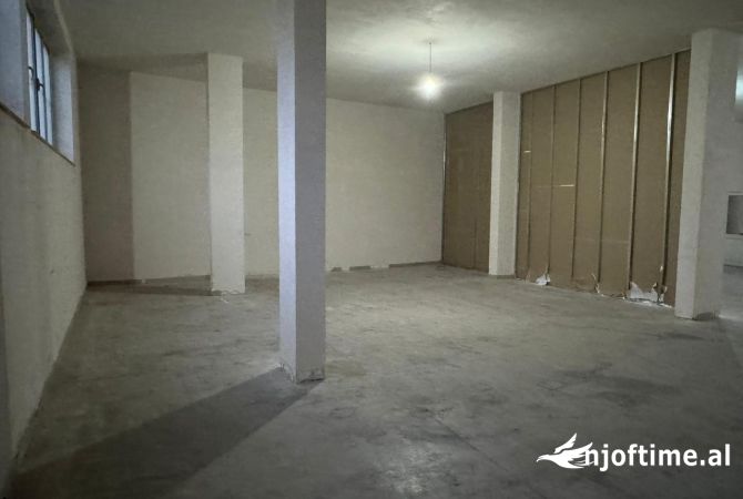 Magazine Me Qera ne Autostraden Tirane Durres (ID BM216) Tirane