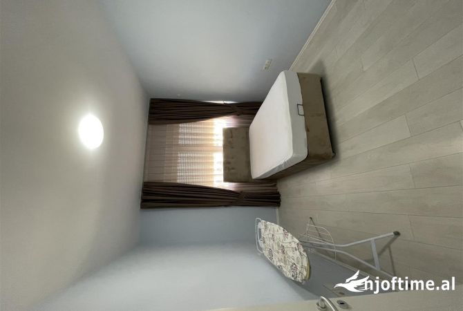 Shtepi me qera Apartament ne Tirane, 3+1, Mobilimi E mobiluar, Pagesa 1,300  Euro.