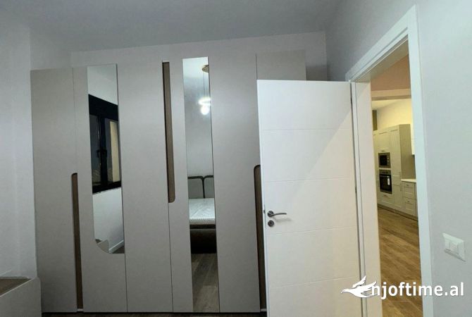 Shtepi me qera Apartament ne Tirane, 1+1, Mobilimi E mobiluar, Pagesa 650  Euro.