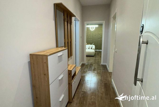 Shtepi me qera Apartament ne Tirane, 1+1, Mobilimi E mobiluar, Pagesa 650  Euro.