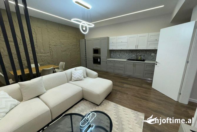 Shtepi me qera Apartament ne Tirane, 1+1, Mobilimi E mobiluar, Pagesa 650  Euro.