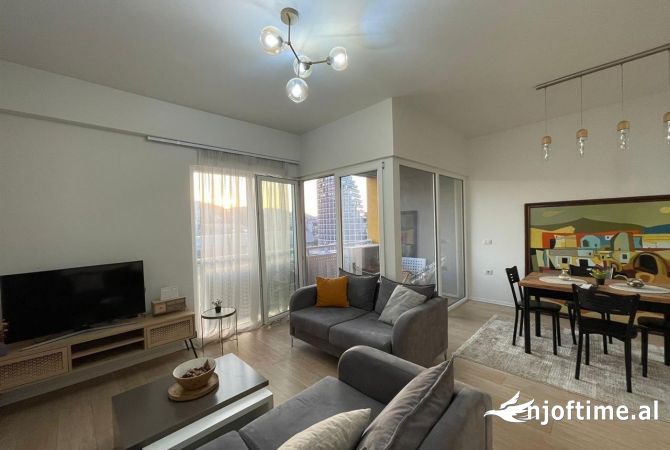 Shtepi me qera 2+1 ne Tirane - 1,300 Euro