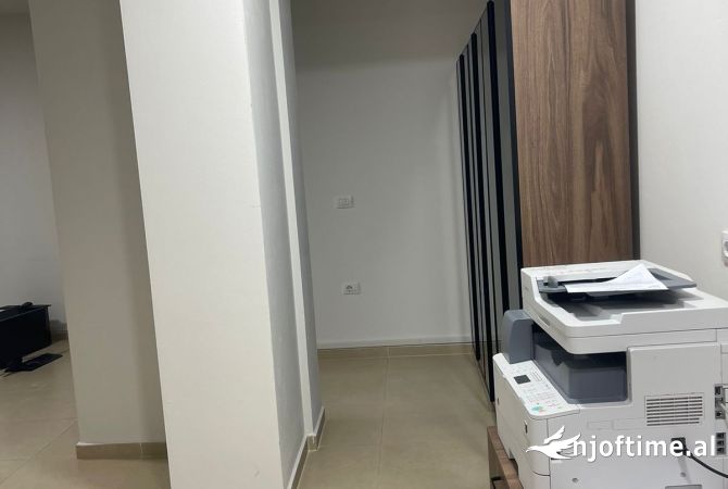 Zyre me qera tek Rruga e Kosovareve (ID BZ2426) Tirane​