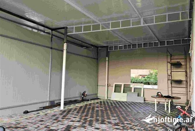 Ambient biznesi me qera 4+1 ne Tirane - 1,200 Euro