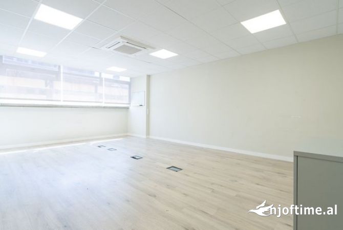 Ambient biznesi me qera 3+1 ne Tirane - 600 Euro