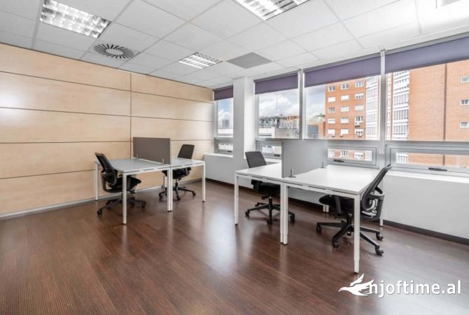 Ambient biznesi me qera 3+1 ne Tirane - 1,400 Euro