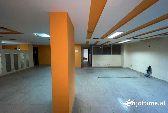 Ambient biznesi me qera 4+1 ne Tirane - 5,000 Euro
