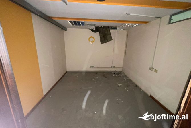 Ambient biznesi me qera 4+1 ne Tirane - 5,000 Euro