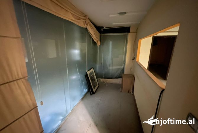 Ambient biznesi me qera 4+1 ne Tirane - 5,000 Euro