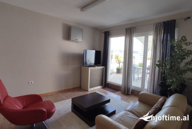 Shtepi me qera 2+1 ne Tirane - 1,500 Euro