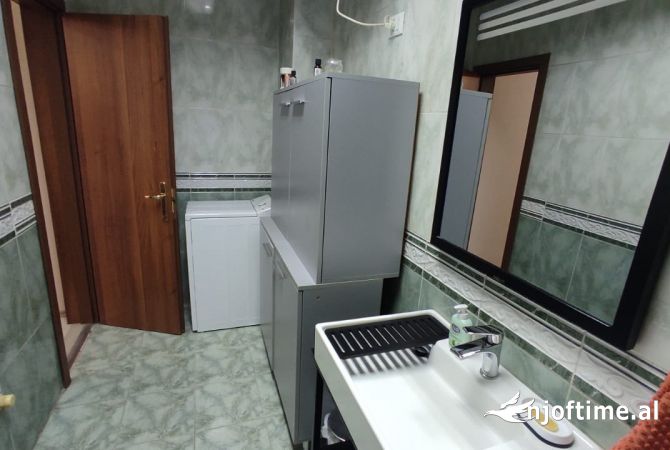 Shtepi me qera Apartament ne Tirane, 2+1, Mobilimi E mobiluar, Pagesa 1,500  Euro.