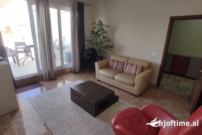 Shtepi me qera 2+1 ne Tirane - 1,500 Euro
