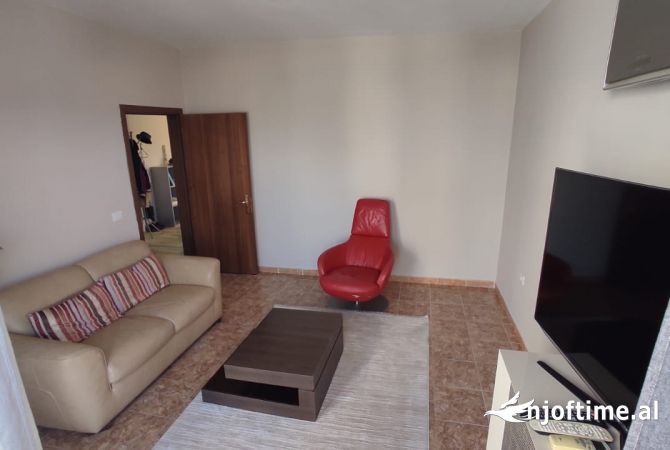 Shtepi me qera Apartament ne Tirane, 2+1, Mobilimi E mobiluar, Pagesa 1,500  Euro.