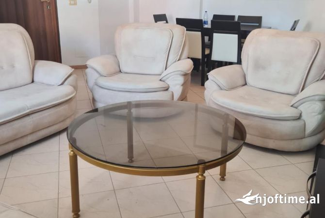 Shtepi me qera 2+1 ne Tirane - 700 Euro