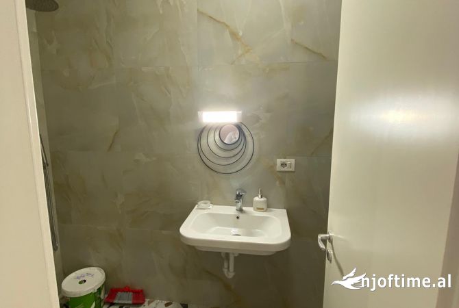 Ambient biznesi me qera 1+1 ne Tirane - 300 Euro