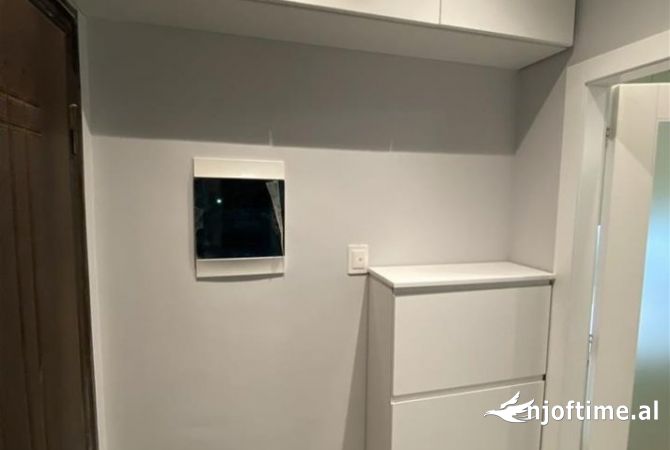 Shtepi me qera Apartament ne Tirane, 2+1, Mobilimi E mobiluar, Pagesa 650  Euro.