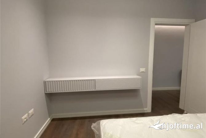 Shtepi me qera Apartament ne Tirane, 2+1, Mobilimi E mobiluar, Pagesa 650  Euro.