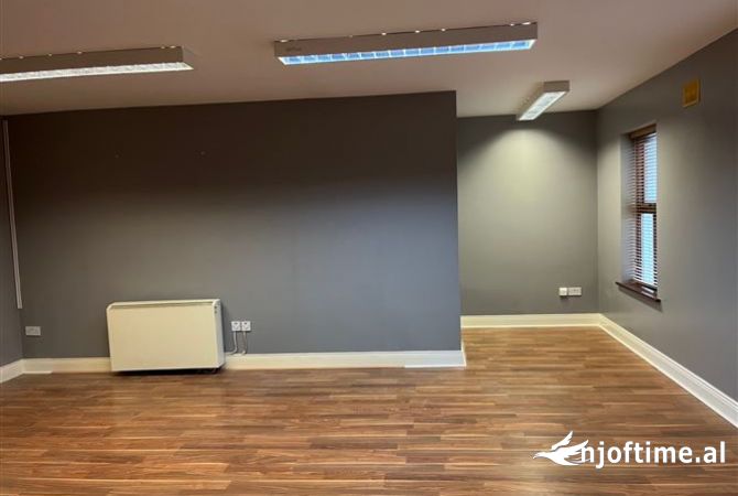 Ambient biznesi me qera 3+1 ne Tirane - 500 Euro