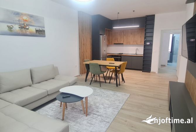 Shtepi me qera 2+1 ne Tirane - 700 Euro