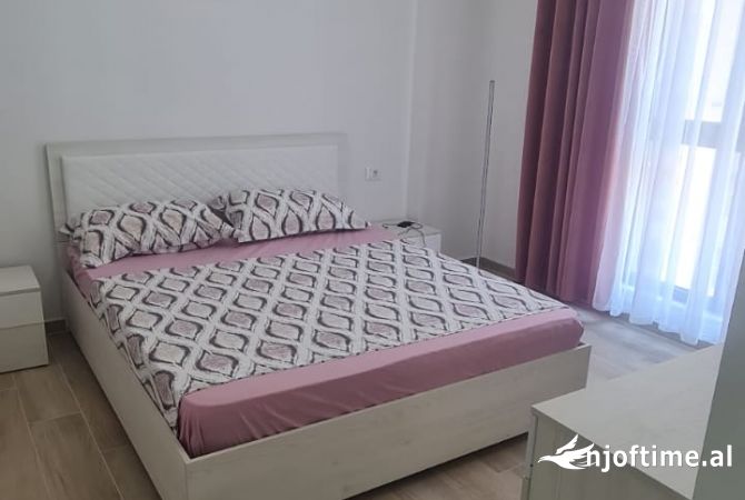 Shtepi me qera Apartament ne Tirane, 2+1, Mobilimi E mobiluar, Pagesa 700  Euro.
