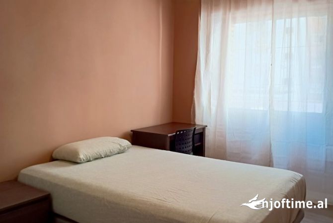 Shtepi me qera 2+1 ne Tirane - 550 Euro