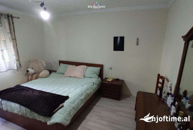 Shtepi ne shitje Apartament ne Tirane, 2+1, Mobilimi E mobiluar, Pagesa 98,000  Euro.