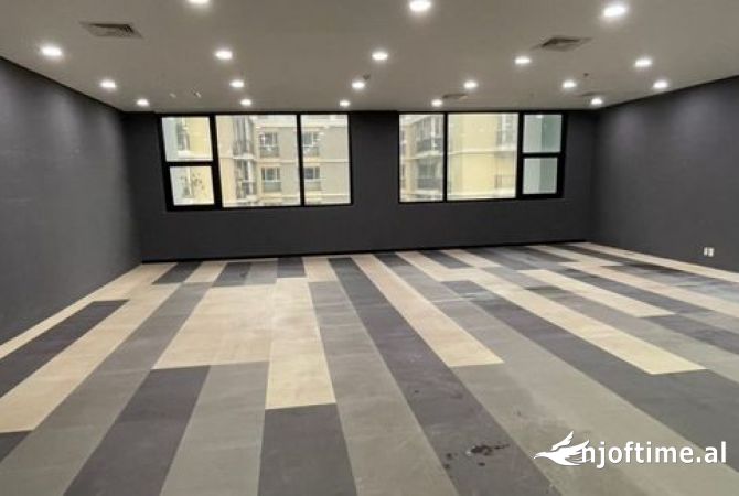 Ambient biznesi me qera 3+1 ne Tirane - 1,500 Euro