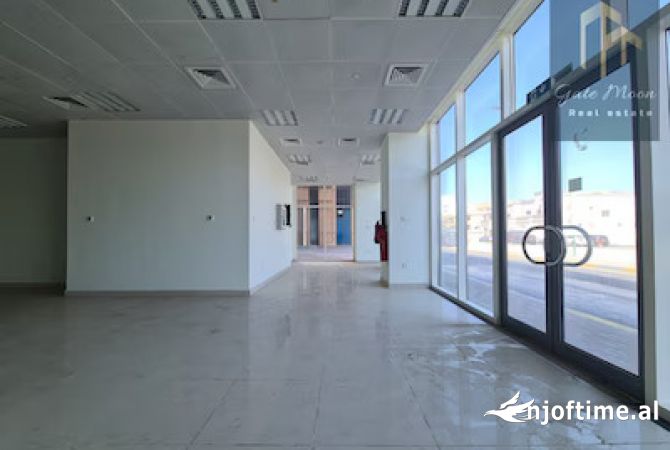 Ambient biznesi me qera 3+1 ne Tirane - 1,000 Euro
