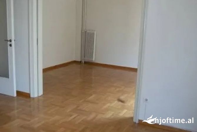Ambient biznesi me qera 3+1 ne Tirane - 600 Euro