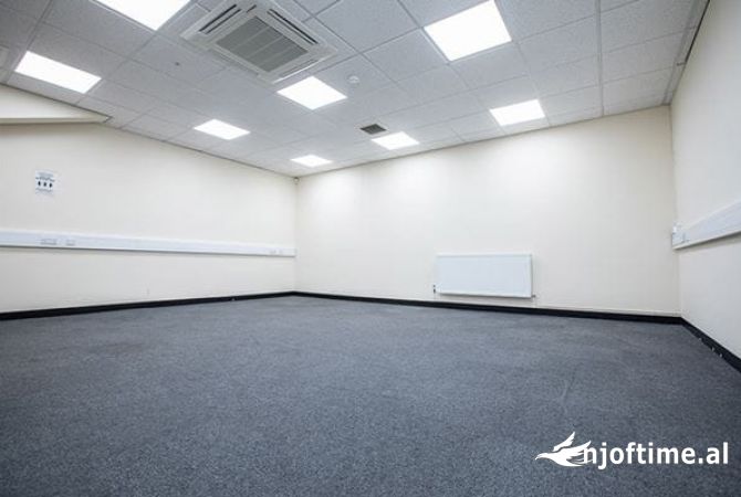 Ambient biznesi me qera 3+1 ne Tirane - 8,000 Euro