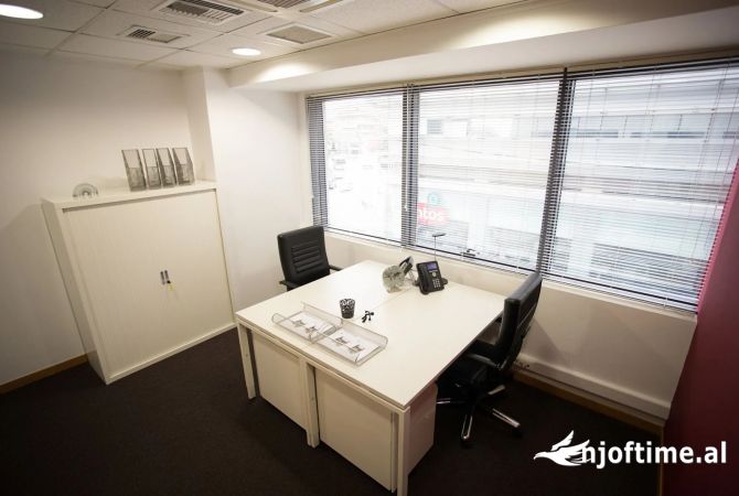 Ambient biznesi me qera 3+1 ne Tirane - 300 Euro