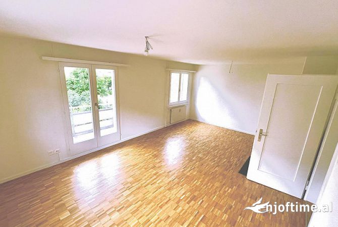 Ambient biznesi me qera 3+1 ne Tirane - 700 Euro