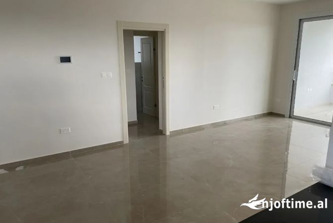 Ambient biznesi me qera 3+1 ne Tirane - 800 Euro