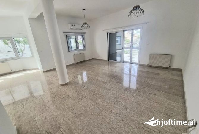 Ambient biznesi me qera 3+1 ne Tirane - 4,000 Euro