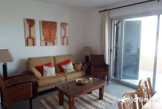 Shtepi me qera 5+1 ne Tirane - 750 Euro