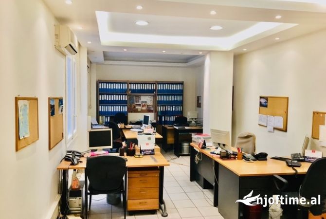 Ambient biznesi me qera 3+1 ne Tirane - 700 Euro