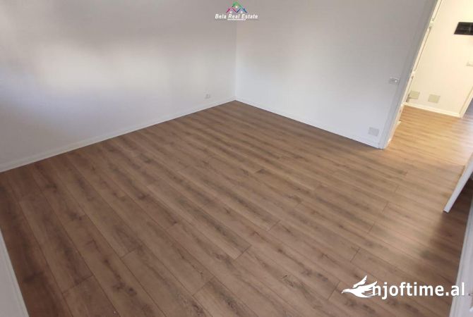 Shtepi me qera Shtepi Private ne Tirane, 4+1, Mobilimi Pjeserisht e mobiluar, Pagesa 1,500  Euro.