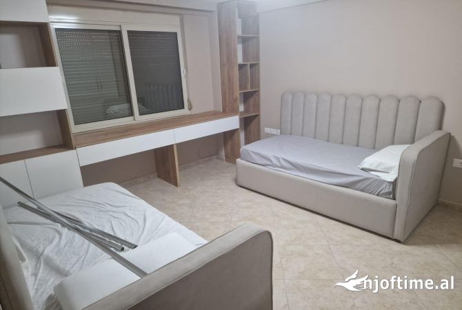Shtepi me qera 3+1 ne Tirane - 1,000 Euro