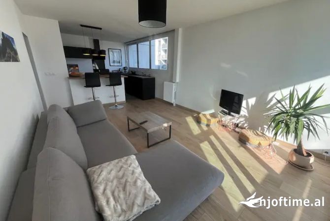 Shtepi me qera 2+1 ne Tirane - 550 Euro
