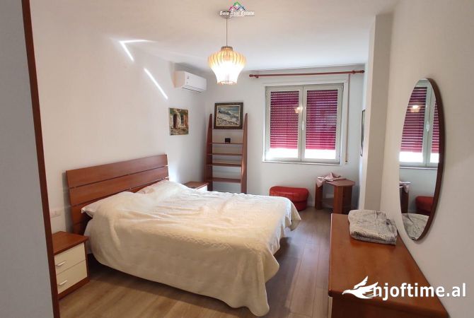 Shtepi me qera Apartament ne Tirane, 1+1, Mobilimi E mobiluar, Pagesa 700  Euro.