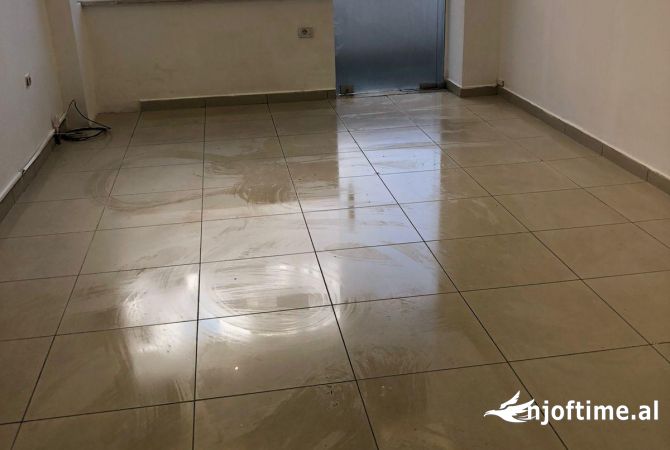 Ambient biznesi me qera 1+1 ne Tirane - 300 Euro