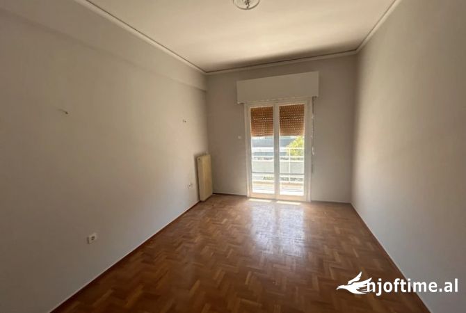 Ambient biznesi me qera 3+1 ne Tirane - 1,200 Euro