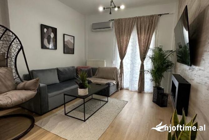 Shtepi me qera 2+1 ne Tirane - 700 Euro